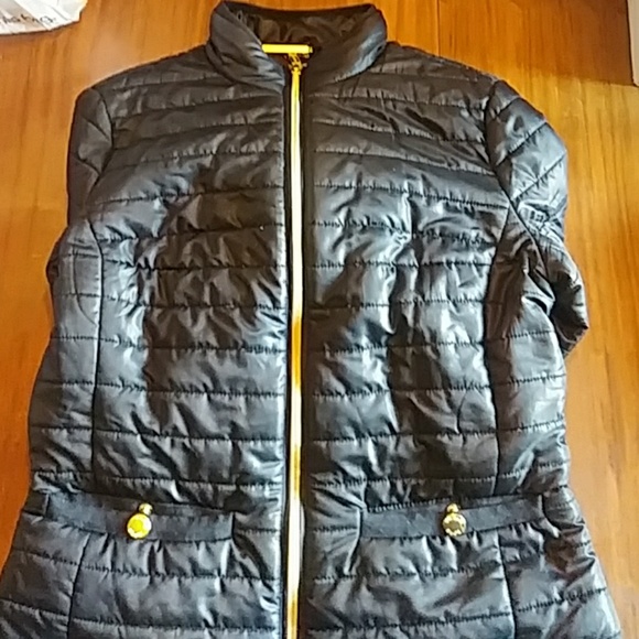 Clothes - Picture 3 of 8